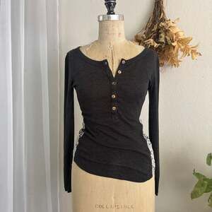 Sanctuary Lightweight Ribbed Cardi Top in Black